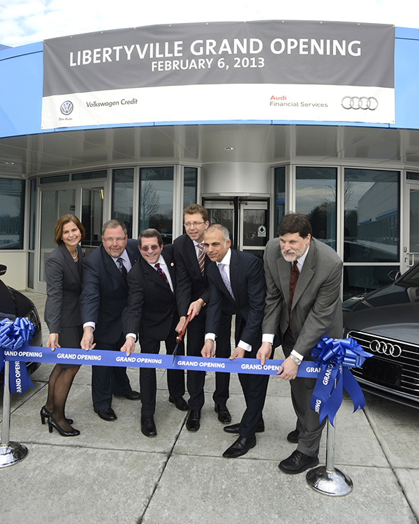 Libertyville VW Credit ribbon cutting